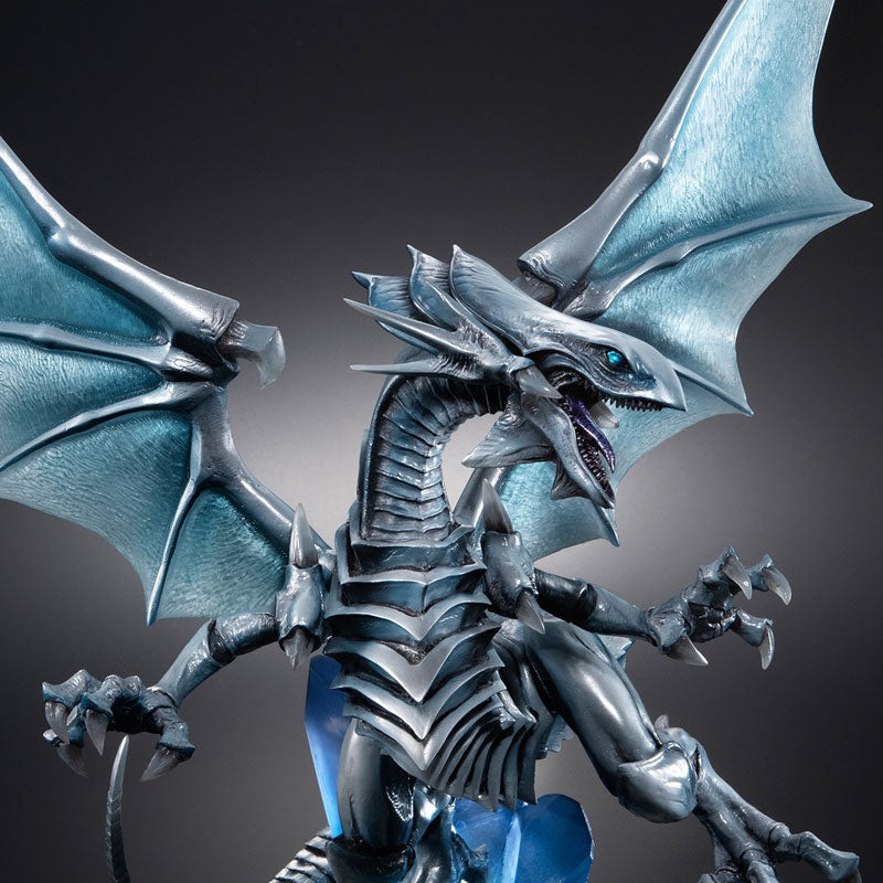 ART WORKS MONSTERS “Yu-Gi-Oh! Duel Monsters” Blue-Eyes White Dragon -Holographic Edition- Figure