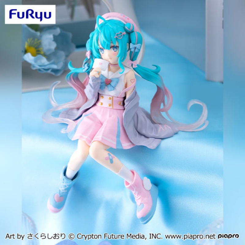 Hatsune Miku Noodle Stopper Figure – In Love Sailor Uniform Gray Ver.