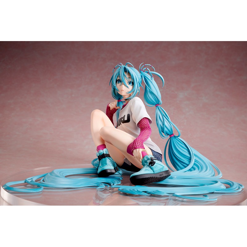 Hatsune Miku x Mai Yoneyama The Latest Street Style “Cute” 1/4 Complete Figure