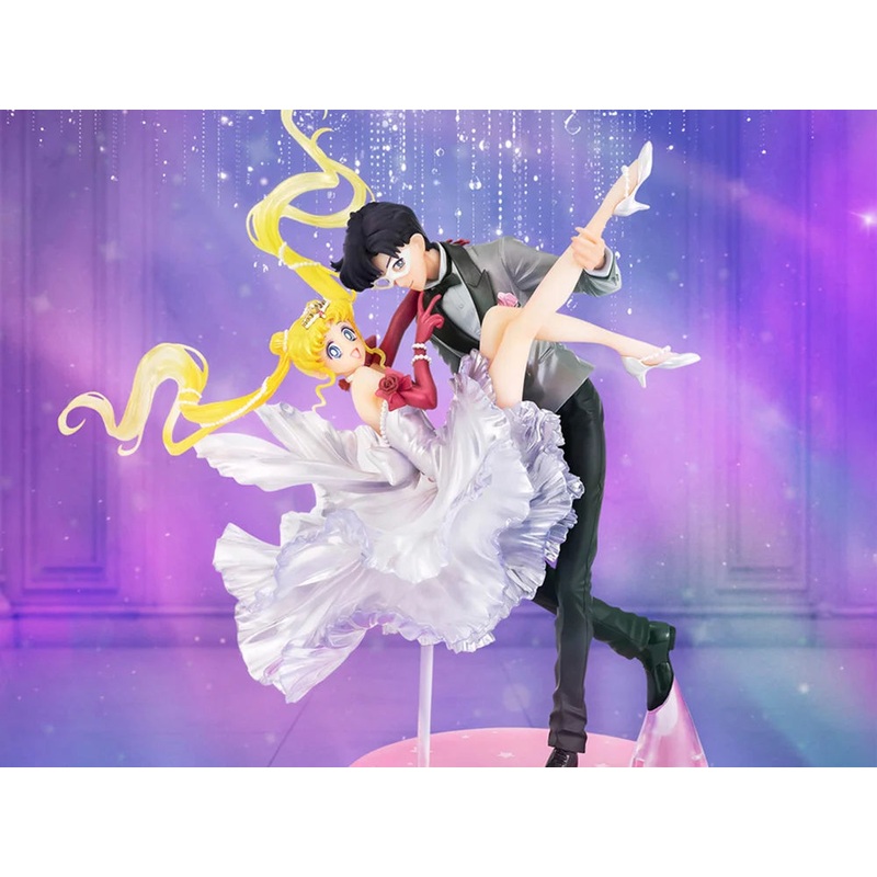 Sailor Moon FiguartsZERO Chouette Usagi and Tuxedo Mask (Moonlight Glow Edition)