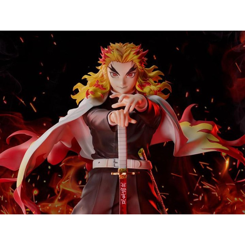 Demon Slayer: Kimetsu no Yaiba Kyojuro Rengoku 1/8 Scale Figure