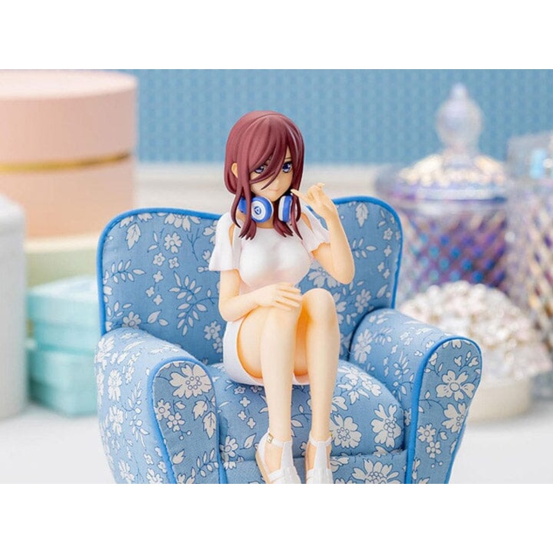 The Quintessential Quintuplets Miku Nakano Premium Perching Figure