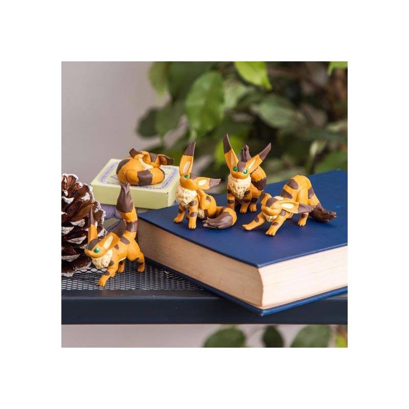 The Castle in the Sky Fox Squirrel Figures Assortment 5 cm (6) Figurine