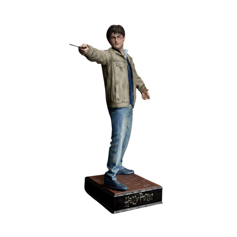 Harry Potter Lifesize Figure by Muckle Manequin