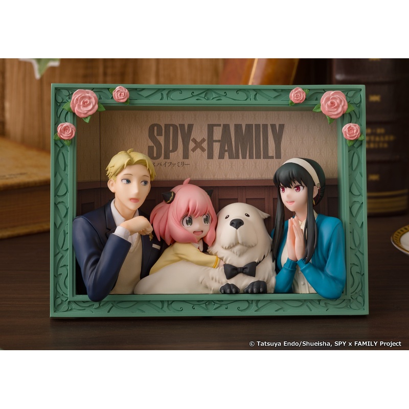 SPY x FAMILY – Non Articulated The Forgers Figure
