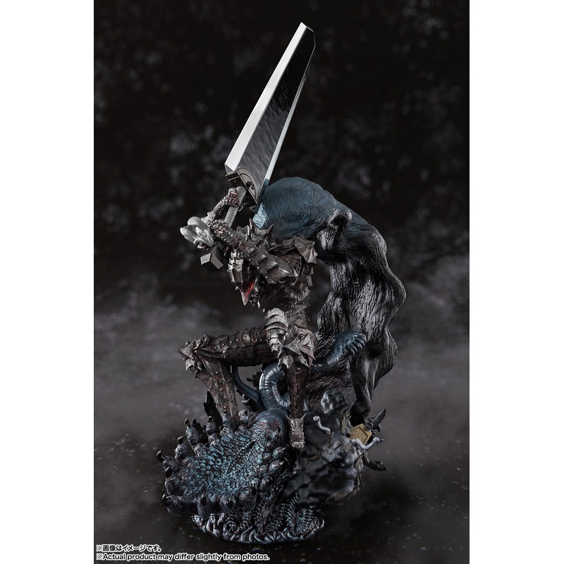 Berserk Figuarts Zero Touche Metallique – Guts (Berserker Armor)