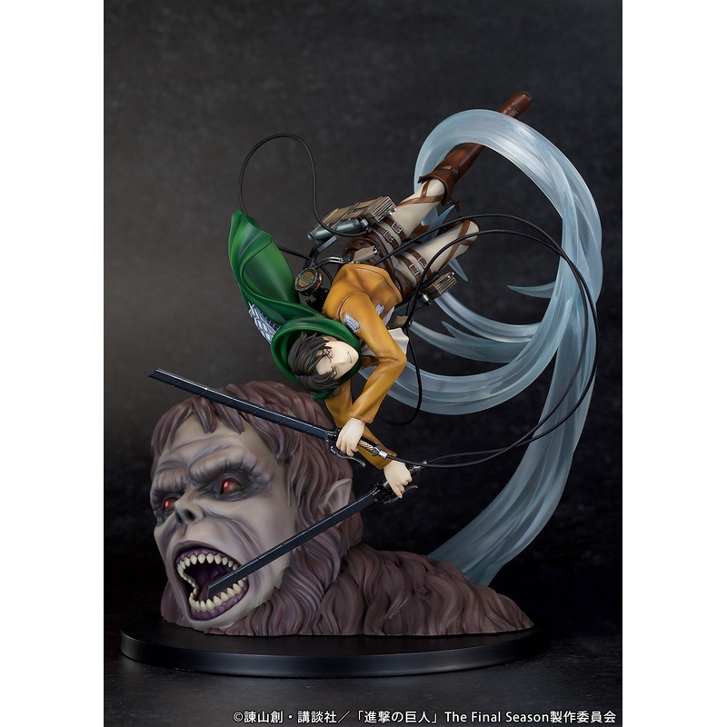 Attack on Titan Figure Levi vs Beast Titan Ver.